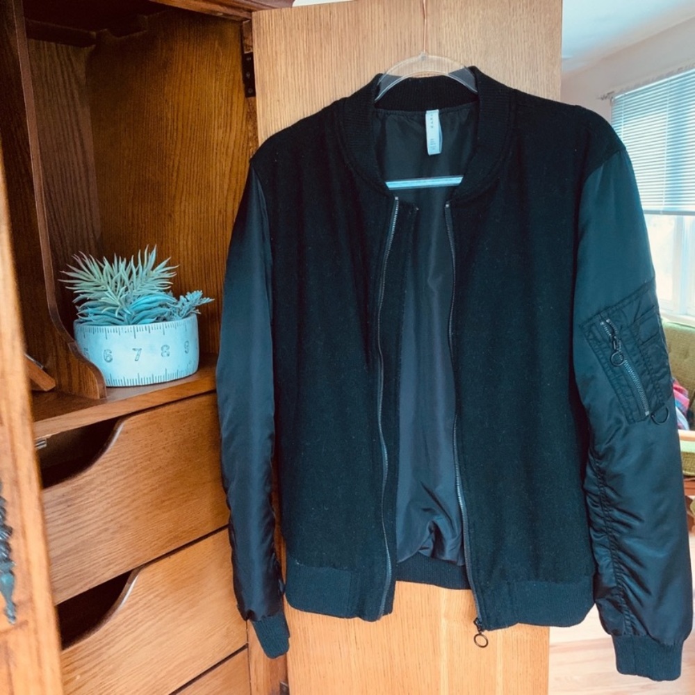 Zara Men’s Reversible Jacket with LeopardPrint
